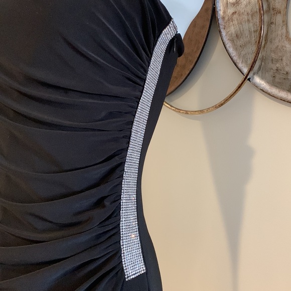 Frank Lyman - One Shoulder Black Cocktail Dress with Bling side, sz 8, NWT - Picture 5 of 7